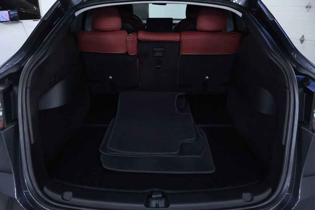 Used 2021 Tesla Model Y Long Range image 16