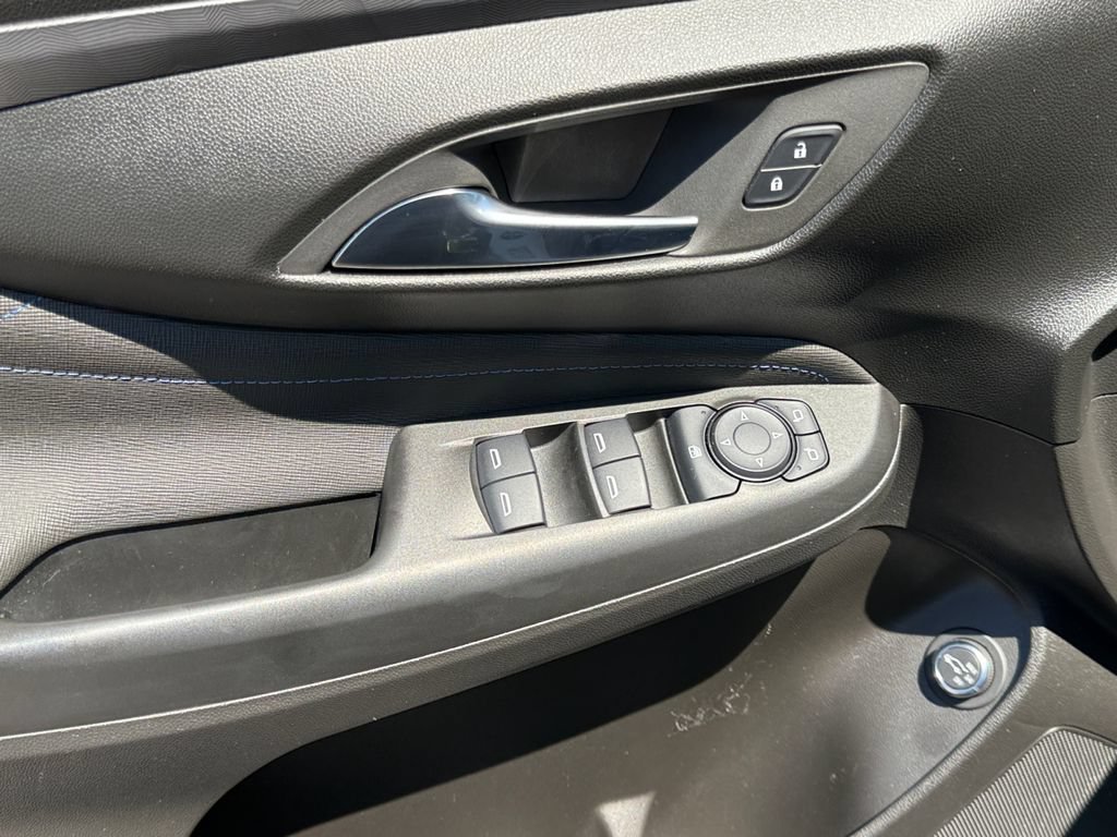 Used 2024 Buick Envista Sport Touring w/ Convenience I Package FWD image 11