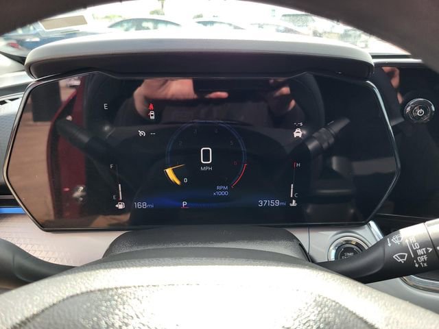 Used 2025 Chevrolet Trax LT FWD image 7