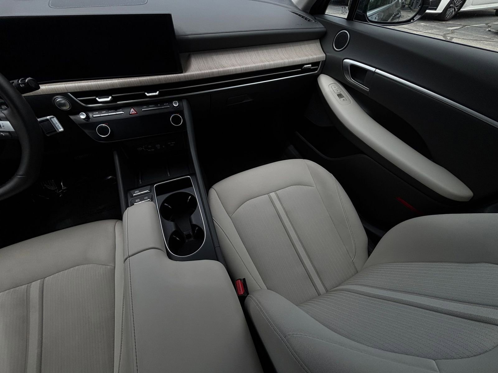 Used 2025 Hyundai Sonata SEL FWD image 38