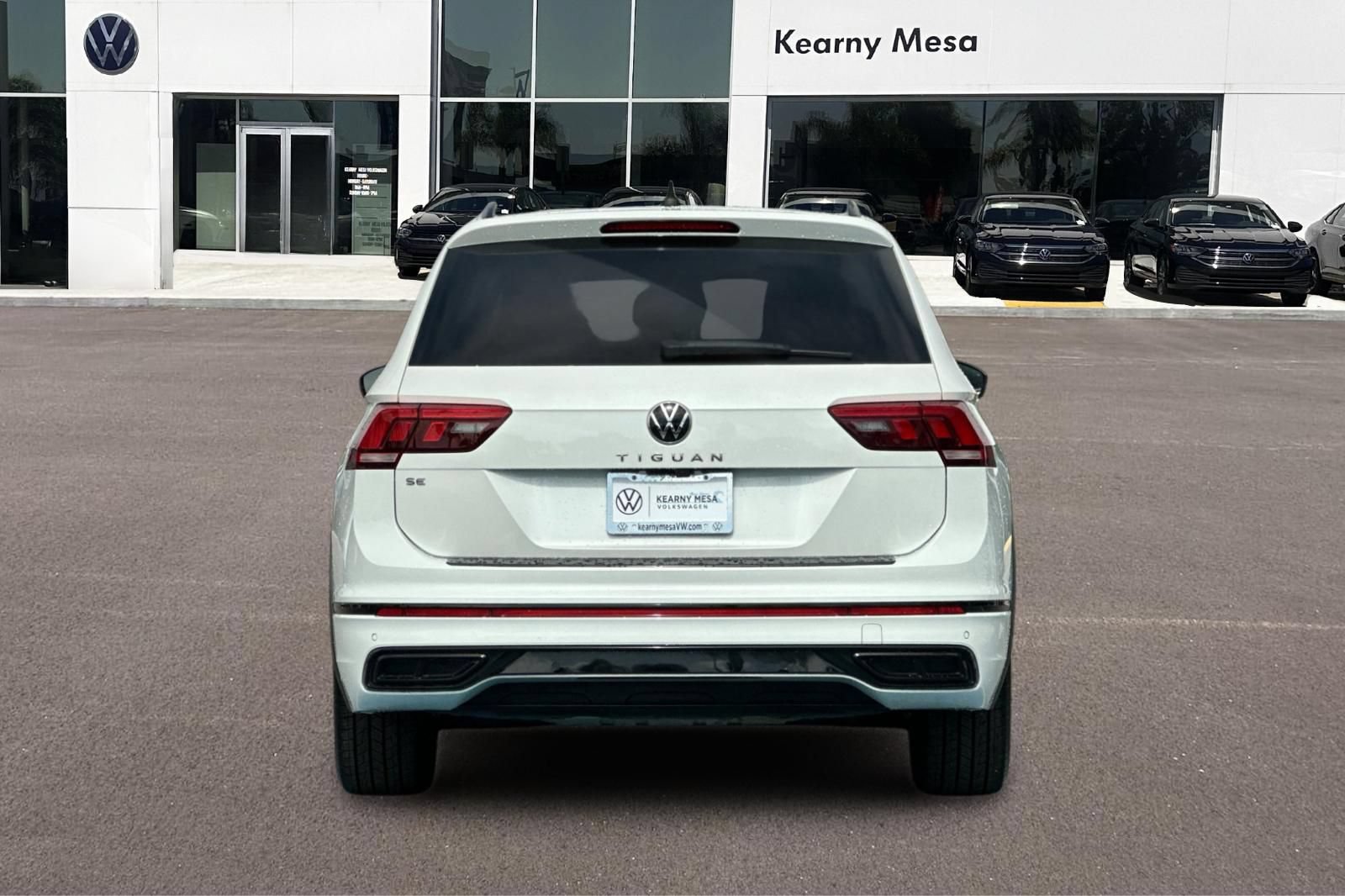 Used 2023 Volkswagen Tiguan SE R-Line FWD image 5