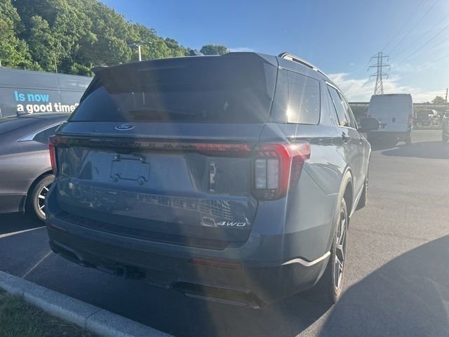 Used 2025 Ford Explorer ST-Line w/ Premium Package AWD/4WD image 12