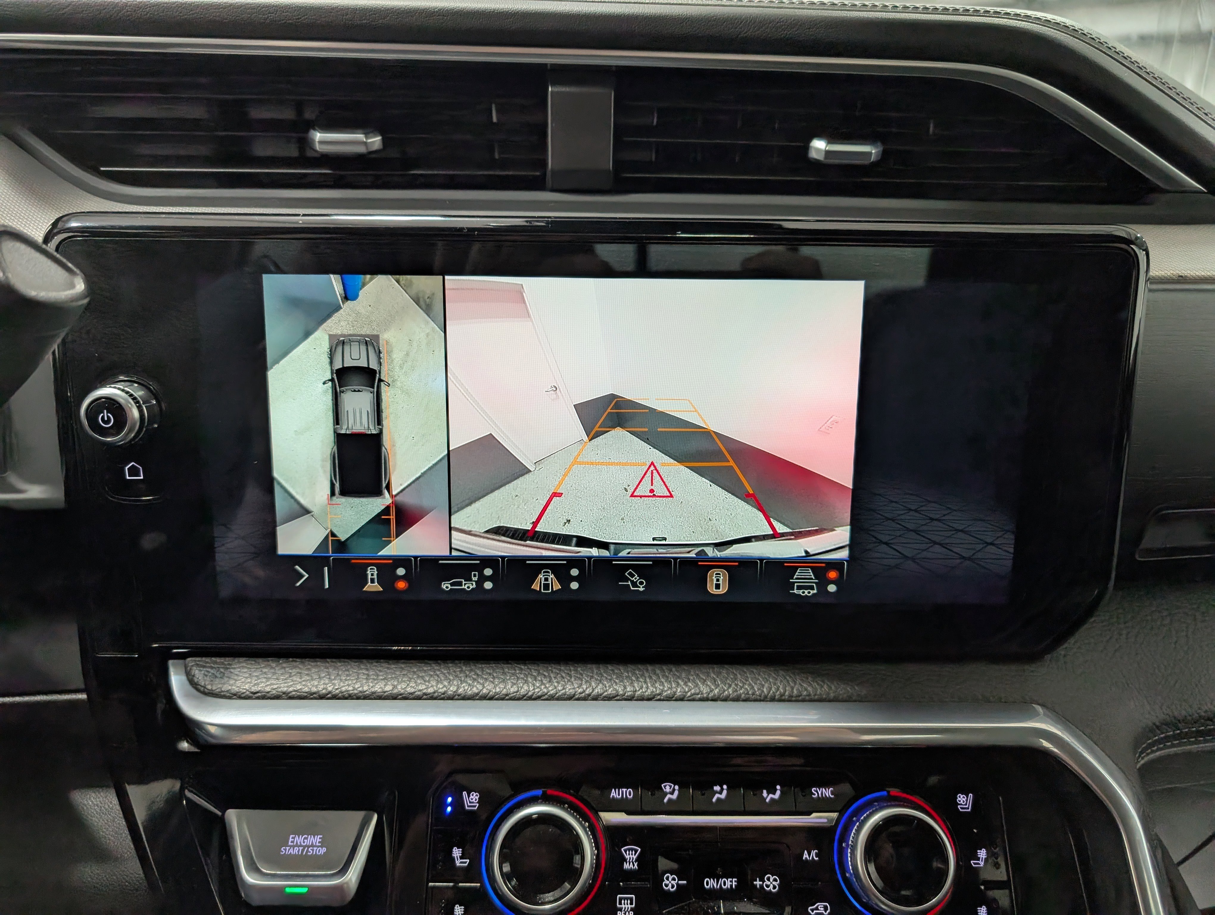 Used 2024 GMC Sierra 3500 Denali w/ Denali Reserve Package image 34