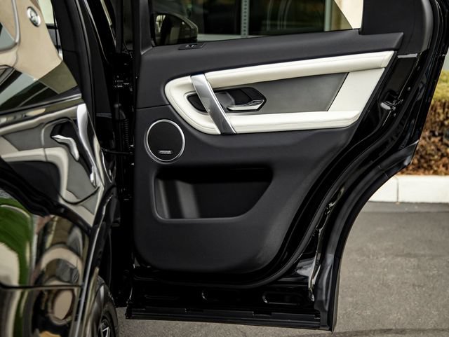 New 2026 Land Rover Discovery Sport Landmark AWD/4WD image 31