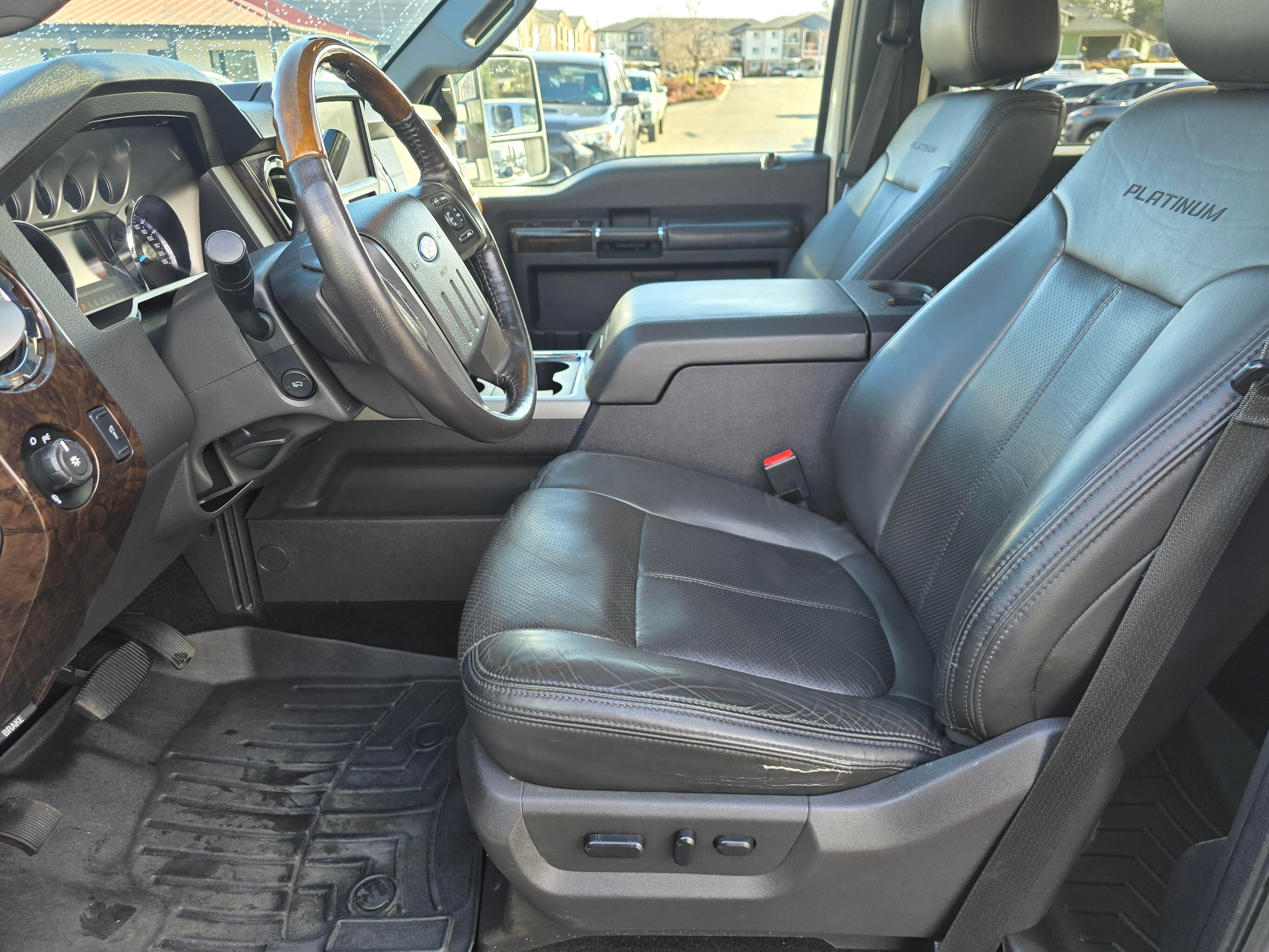 Used 2014 Ford F350 Platinum w/ Platinum Package image 32