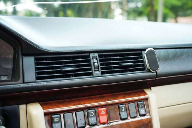 Used 1995 Mercedes-Benz E 320 Convertible image 52