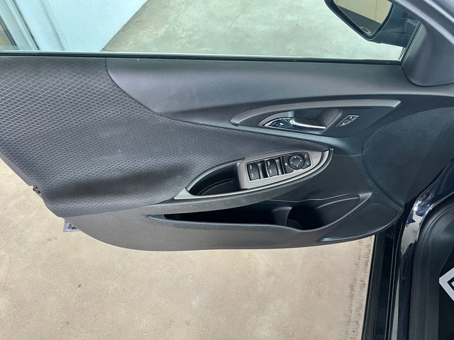 Used 2023 Chevrolet Malibu LT FWD image 16