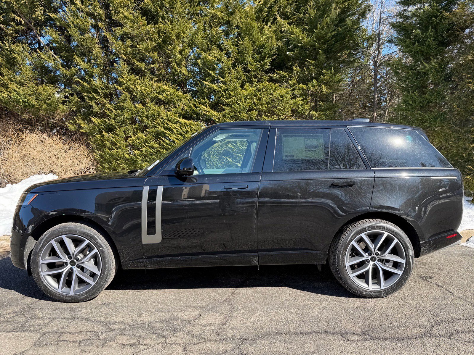 New 2026 Land Rover Range Rover SE image 2