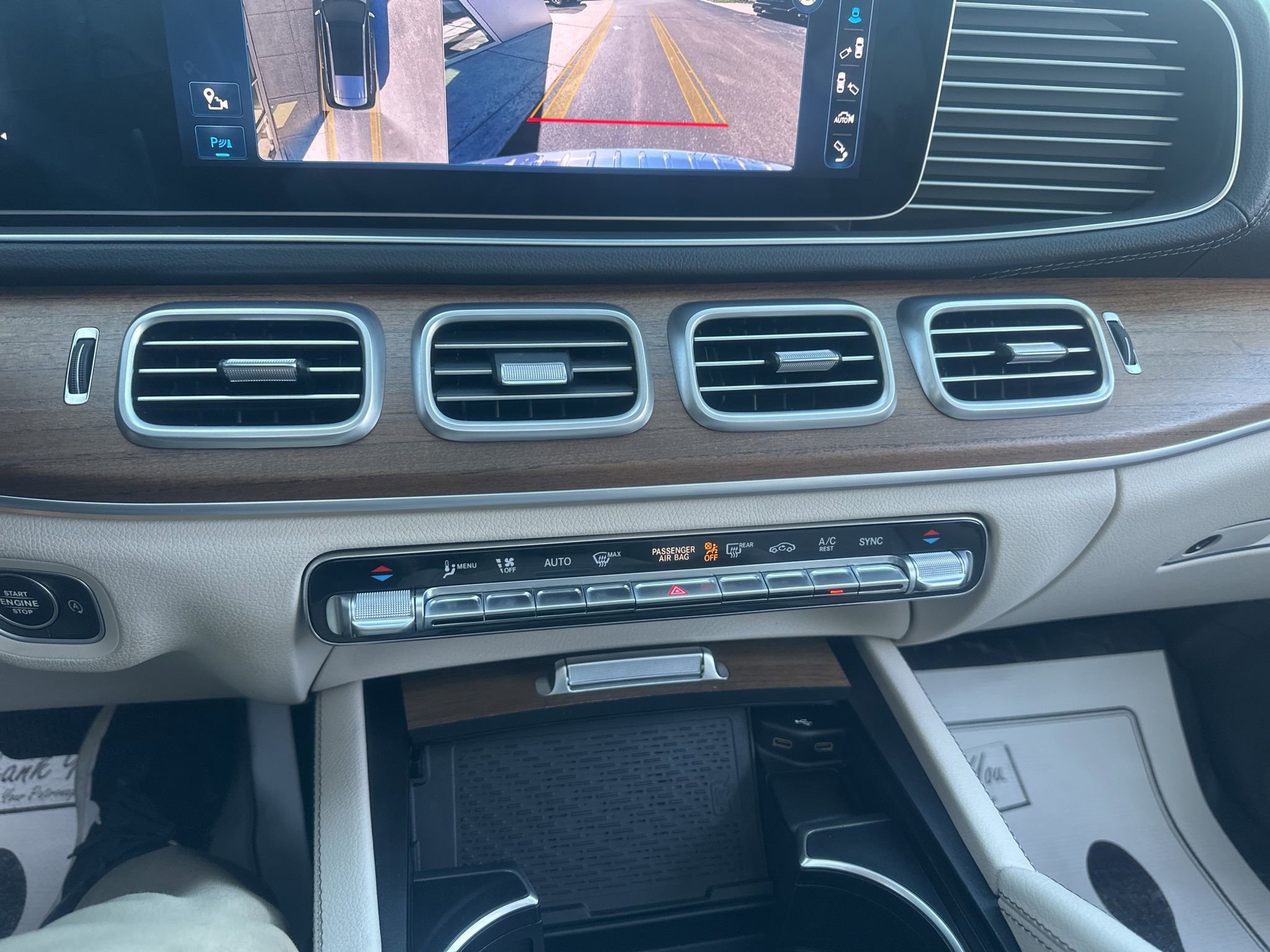 Used 2024 Mercedes-Benz GLS 450 4MATIC image 33