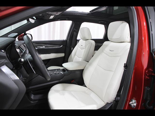 New 2026 Cadillac XT5 Sportv w/ LPO, Onyx Lite Package AWD/4WD image 5