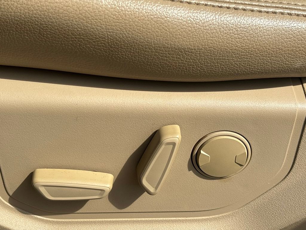 Used 2019 Ford F150 Lariat image 9