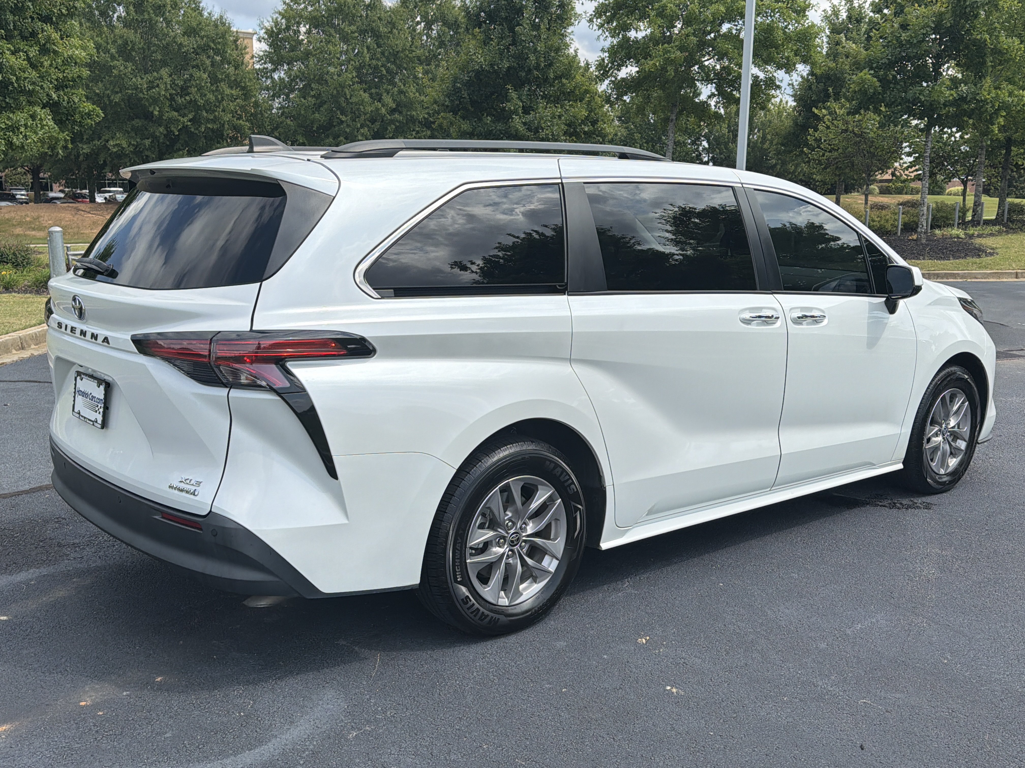 Used 2022 Toyota Sienna XLE FWD image 9