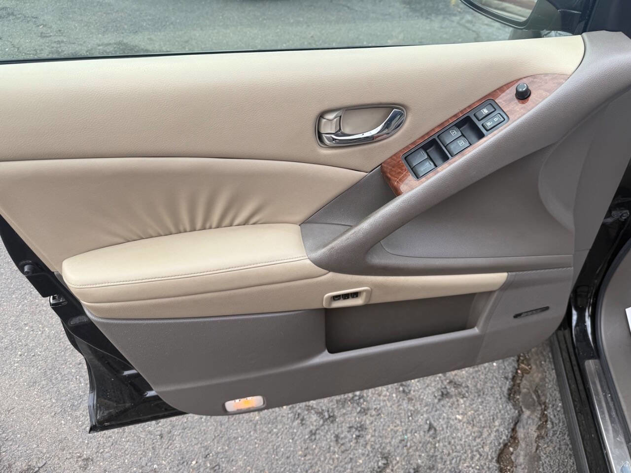 Used 2010 Nissan Murano LE w/ Navigation Pkg image 7