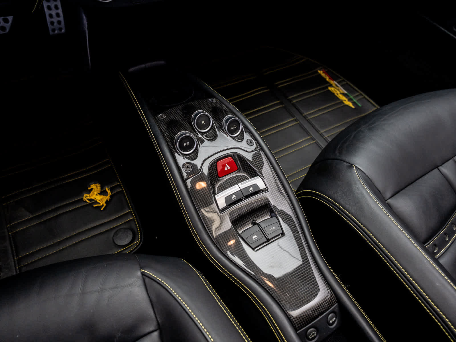 Used 2014 Ferrari 458 Spider image 25