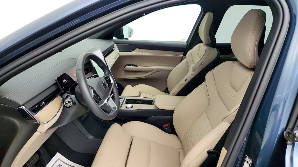 Used 2025 Volvo EX90 Ultra AWD/4WD image 21