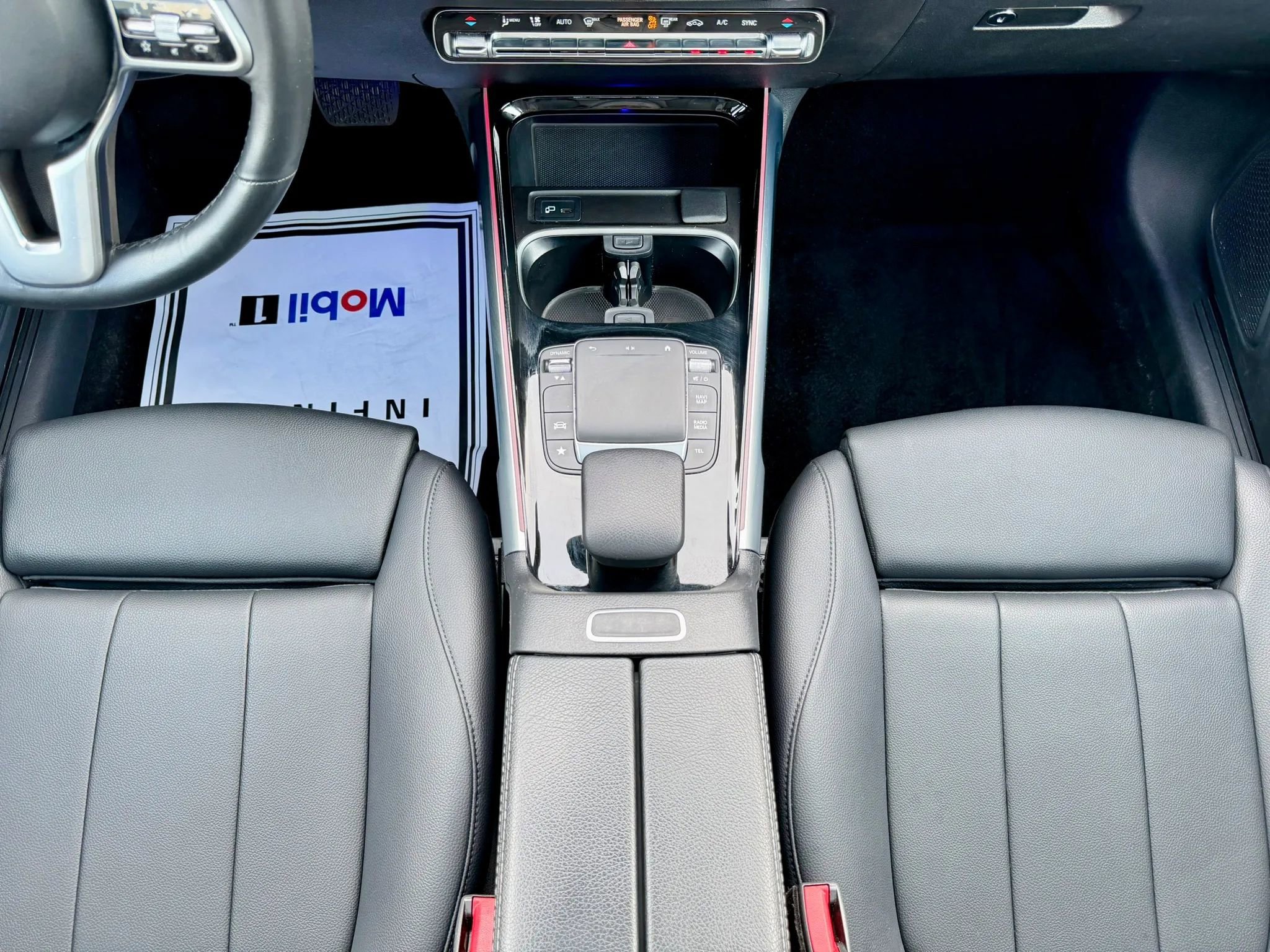 Used 2022 Mercedes-Benz GLB 250 4MATIC w/ Premium Package Lite image 27