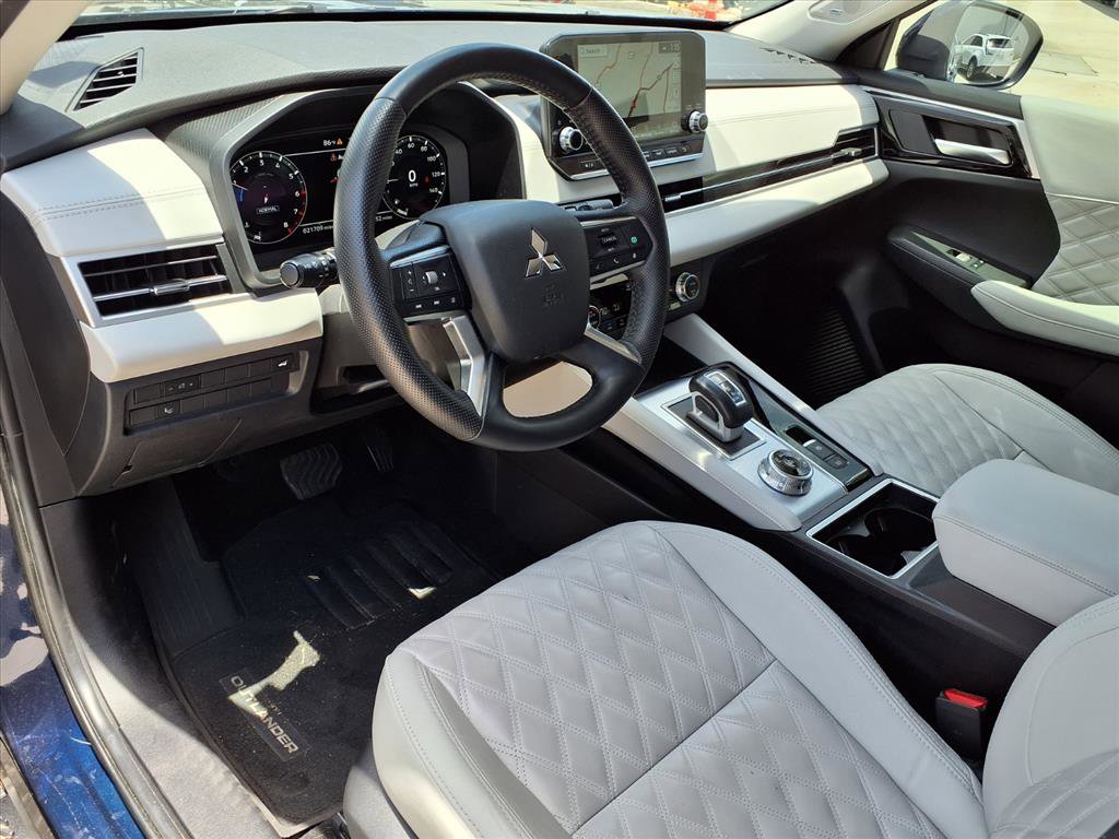 Used 2024 Mitsubishi Outlander SEL FWD image 12