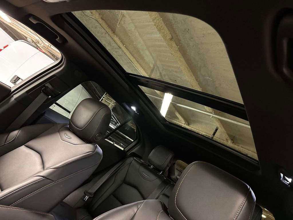Used 2023 Cadillac XT4 Sport w/ Cold Weather Package AWD/4WD image 15