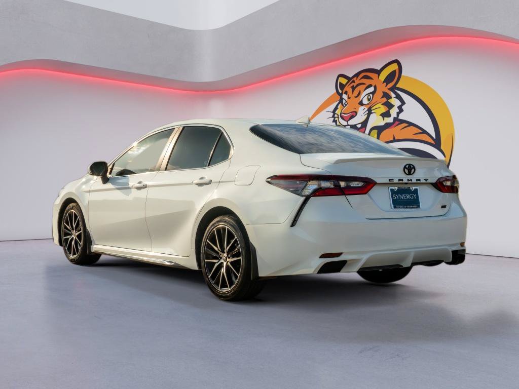 Used 2024 Toyota Camry SE FWD image 8