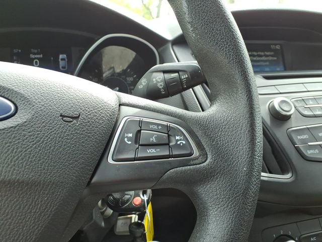 Used 2017 Ford Focus SE FWD image 22