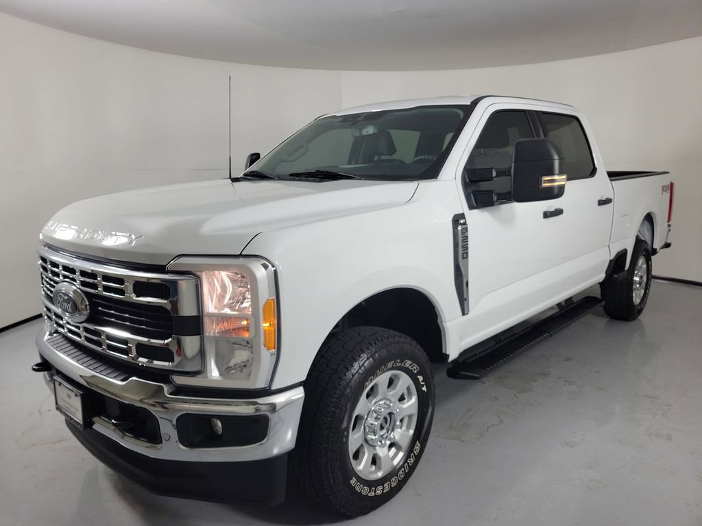 Used 2023 Ford F250 XLT w/ FX4 Off-Road Package AWD/4WD image 2