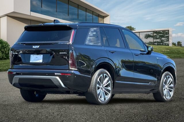 Certified 2026 Cadillac Vistiq Sport AWD/4WD image 4