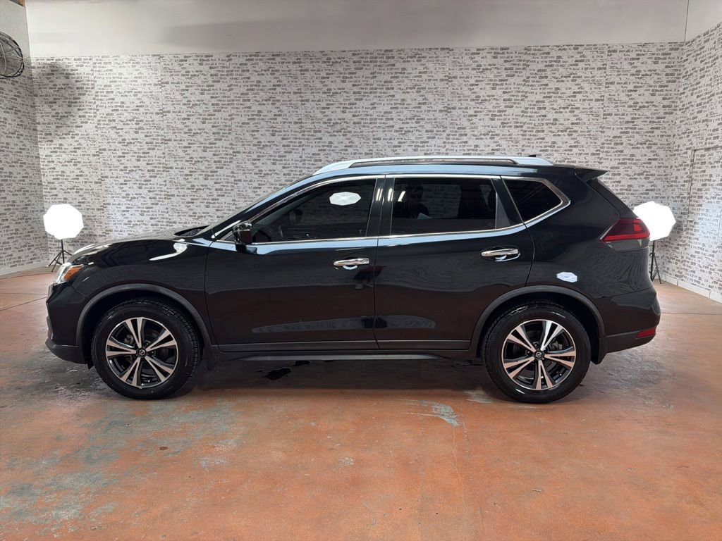 Used 2020 Nissan Rogue SV w/ Premium Package FWD image 4