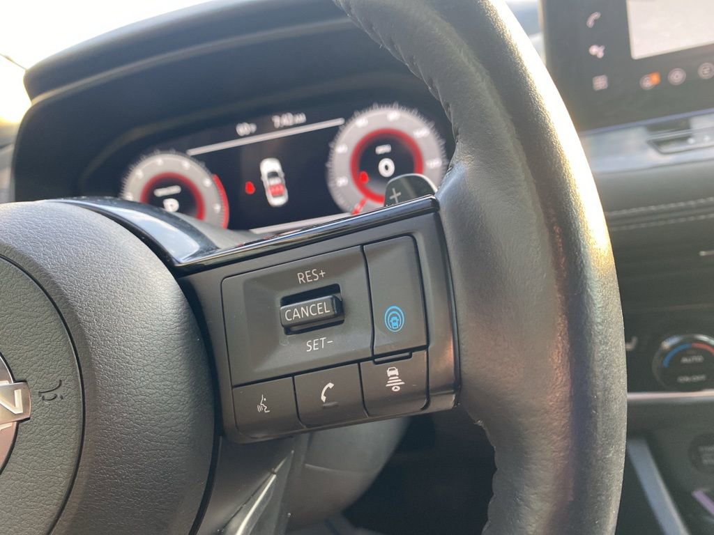 Used 2024 Nissan Rogue SL AWD/4WD image 24