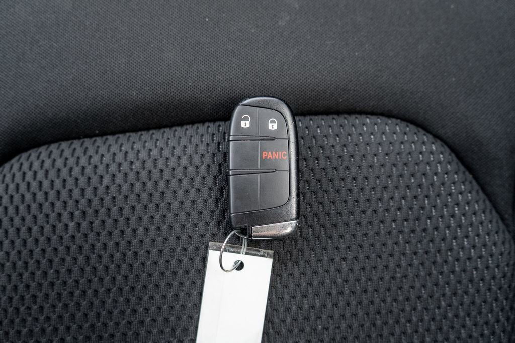 Used 2023 Jeep Renegade Latitude w/ Premium Group AWD/4WD image 31