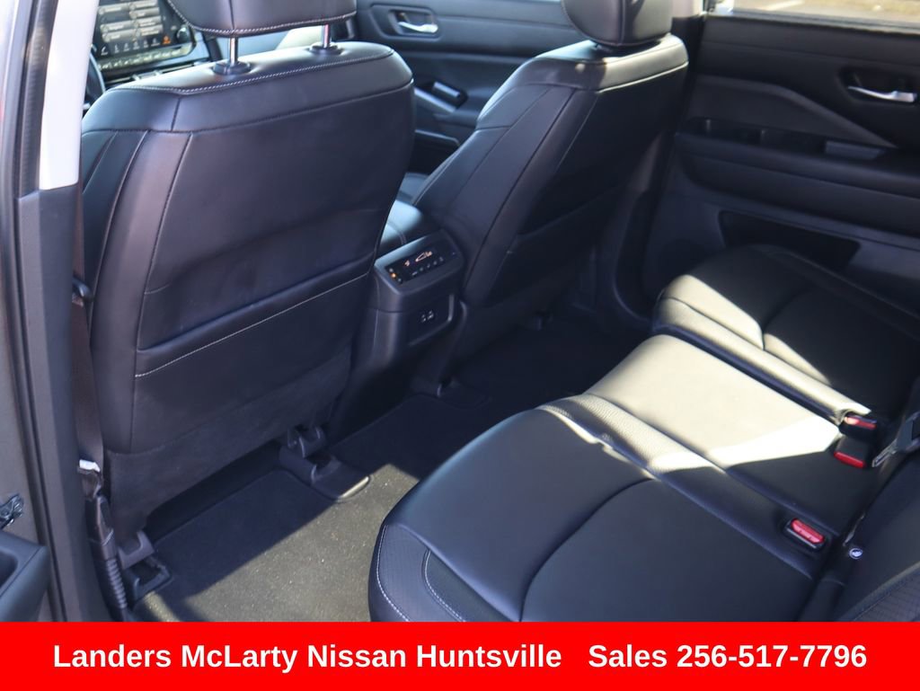 Used 2022 Nissan Pathfinder SL image 15