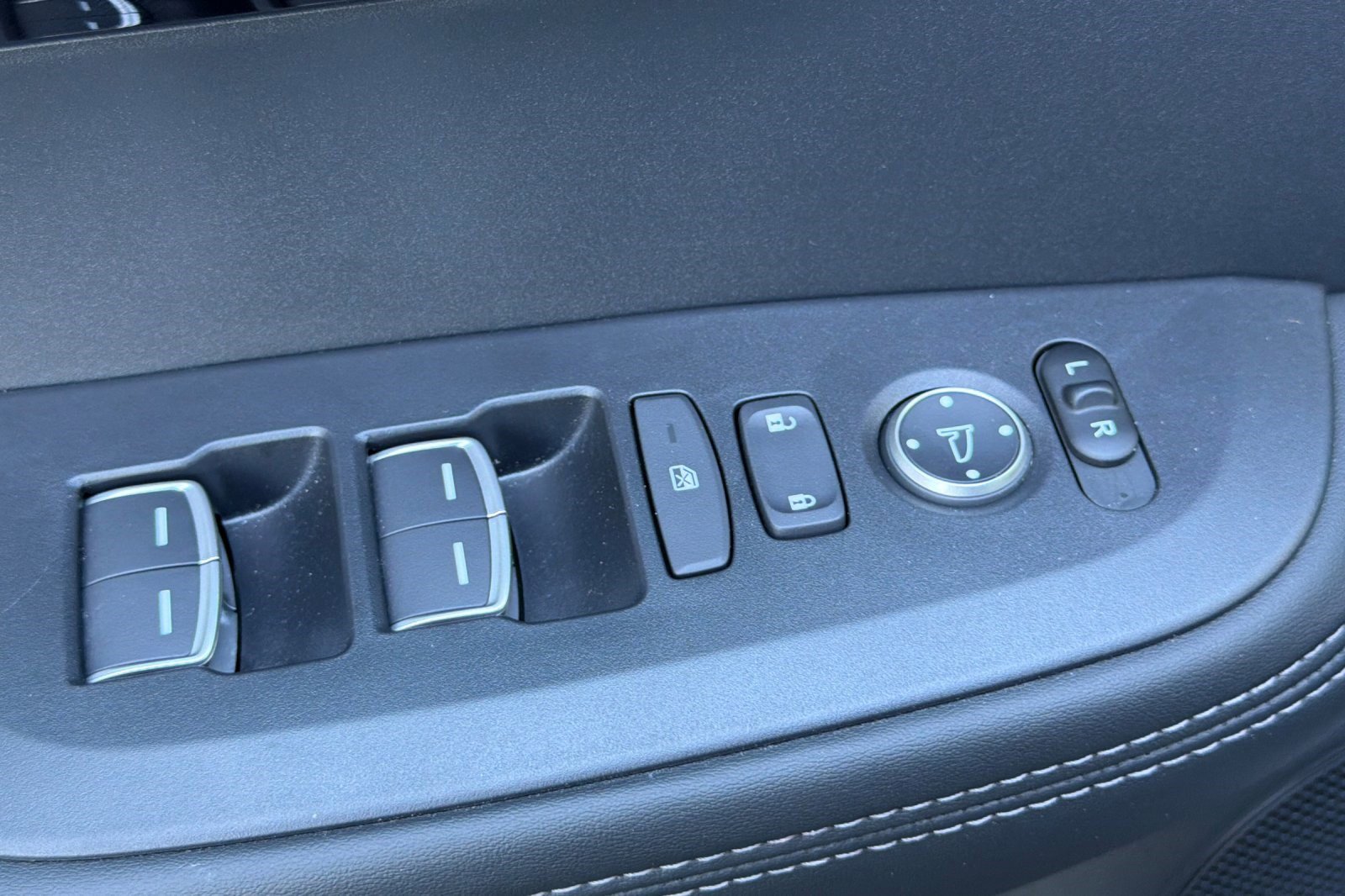 Certified 2025 Acura ADX AWD image 13