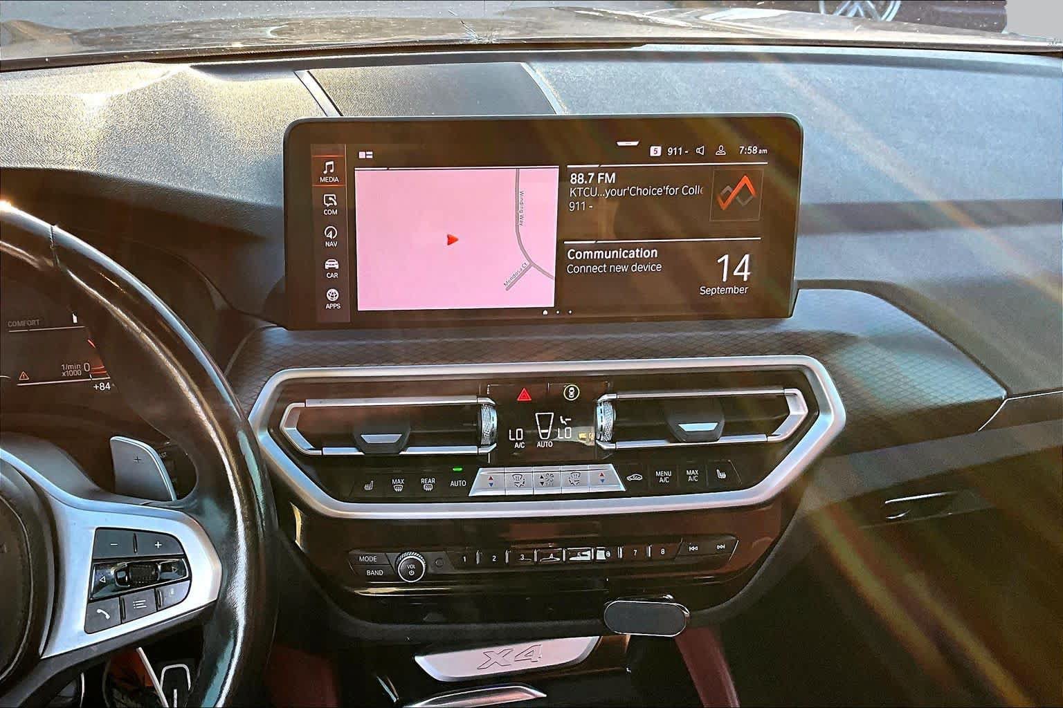Used 2022 BMW X4 xDrive30i w/ Parking Assistance Package AWD/4WD image 7