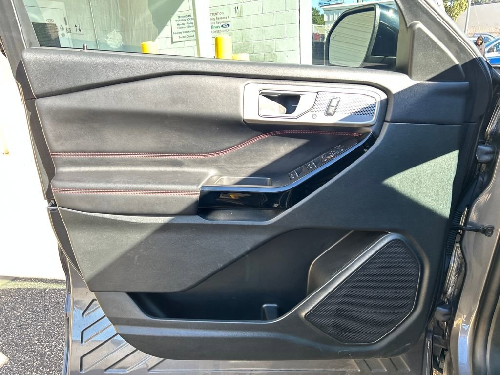 Certified 2023 Ford Explorer ST-Line w/ Class IV Trailer Tow Package image 9