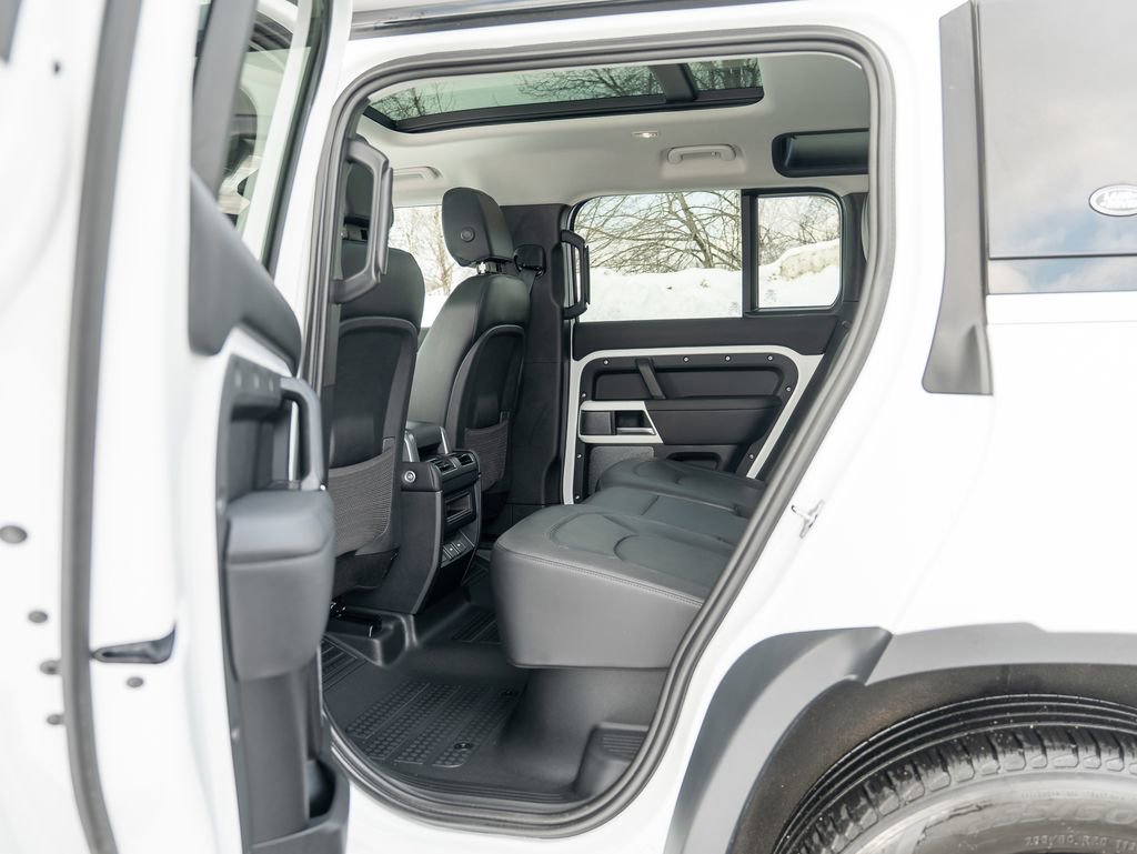 Certified 2024 Land Rover Defender 110 S image 34