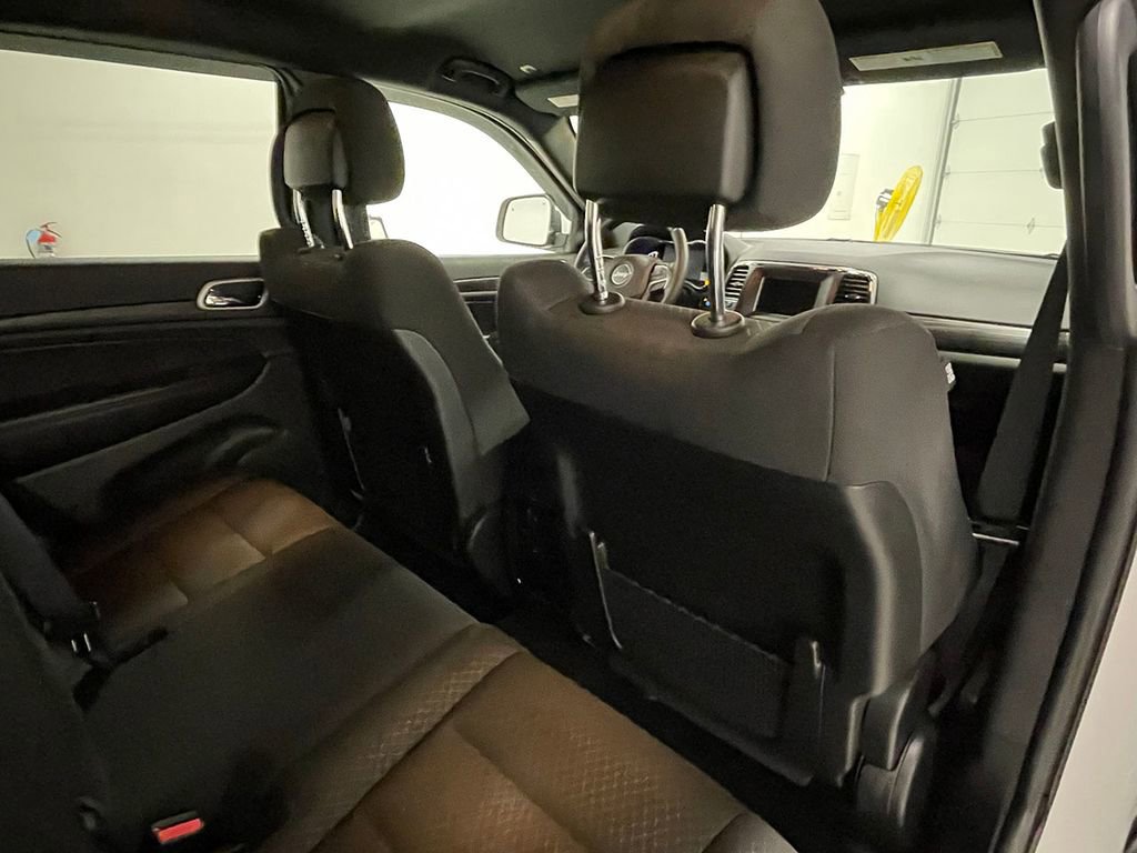 Used 2019 Jeep Grand Cherokee Laredo image 25