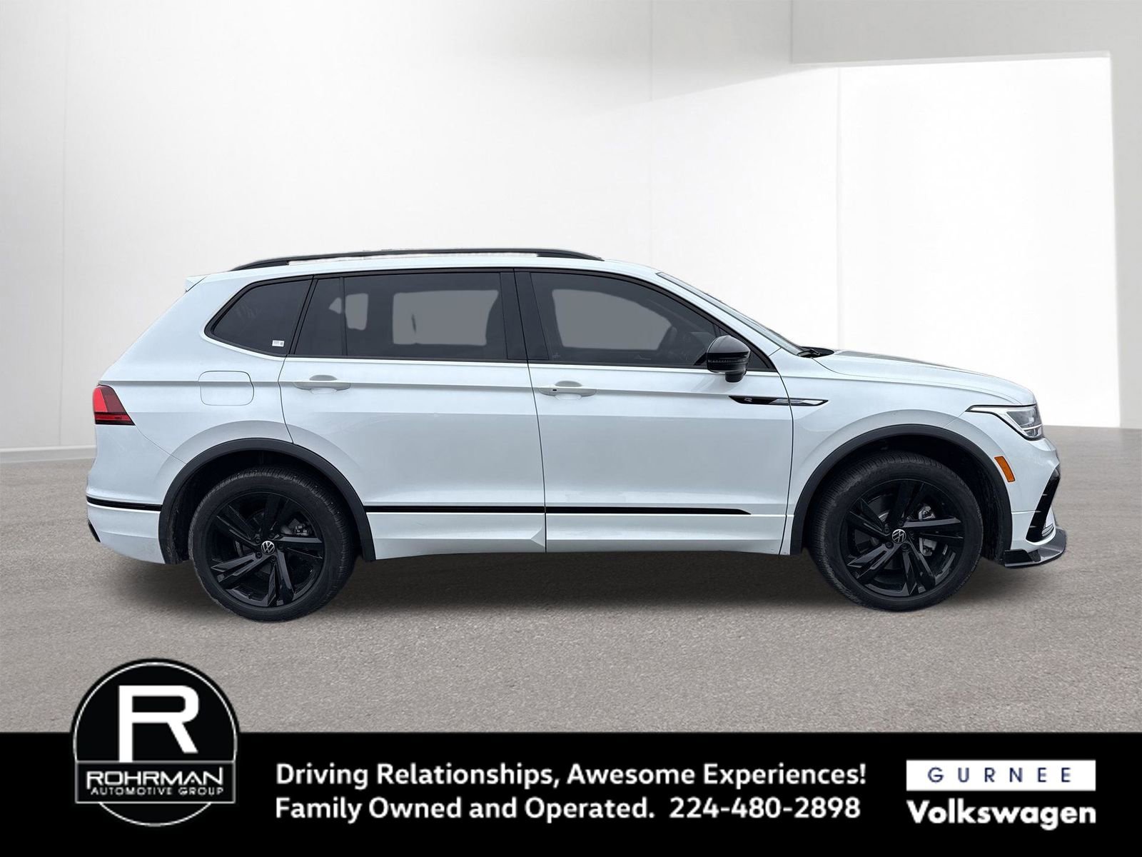 Used 2024 Volkswagen Tiguan SE R-Line image 6