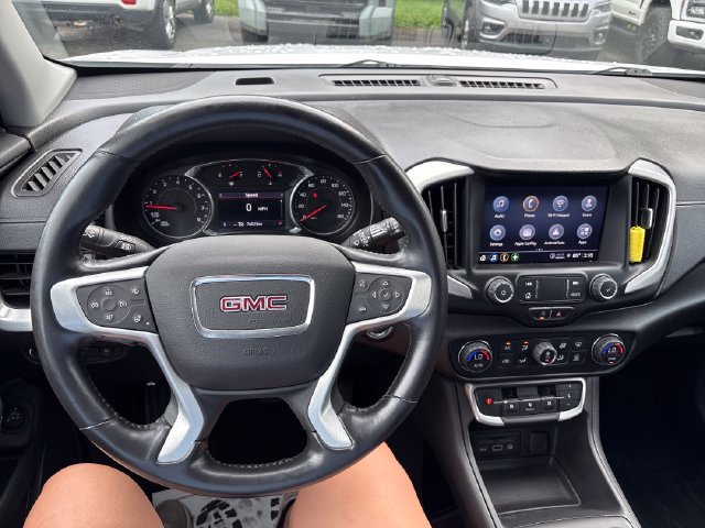 Used 2022 GMC Terrain SLT w/ LPO, Floor Liner Package AWD/4WD image 10