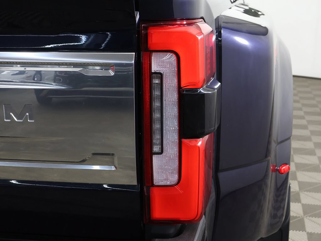 Used 2023 Ford F450 Platinum w/ FX4 Off-Road Package AWD/4WD image 22