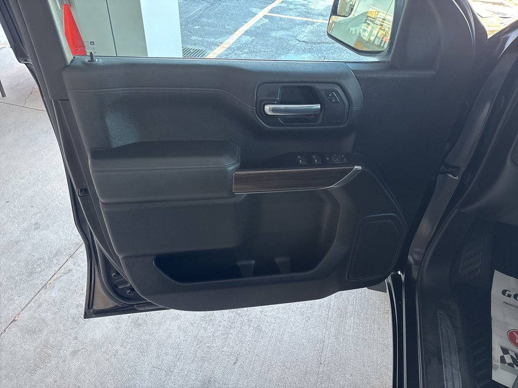 Used 2022 Chevrolet Silverado 1500 RST w/ LPO, Blackout Package image 7