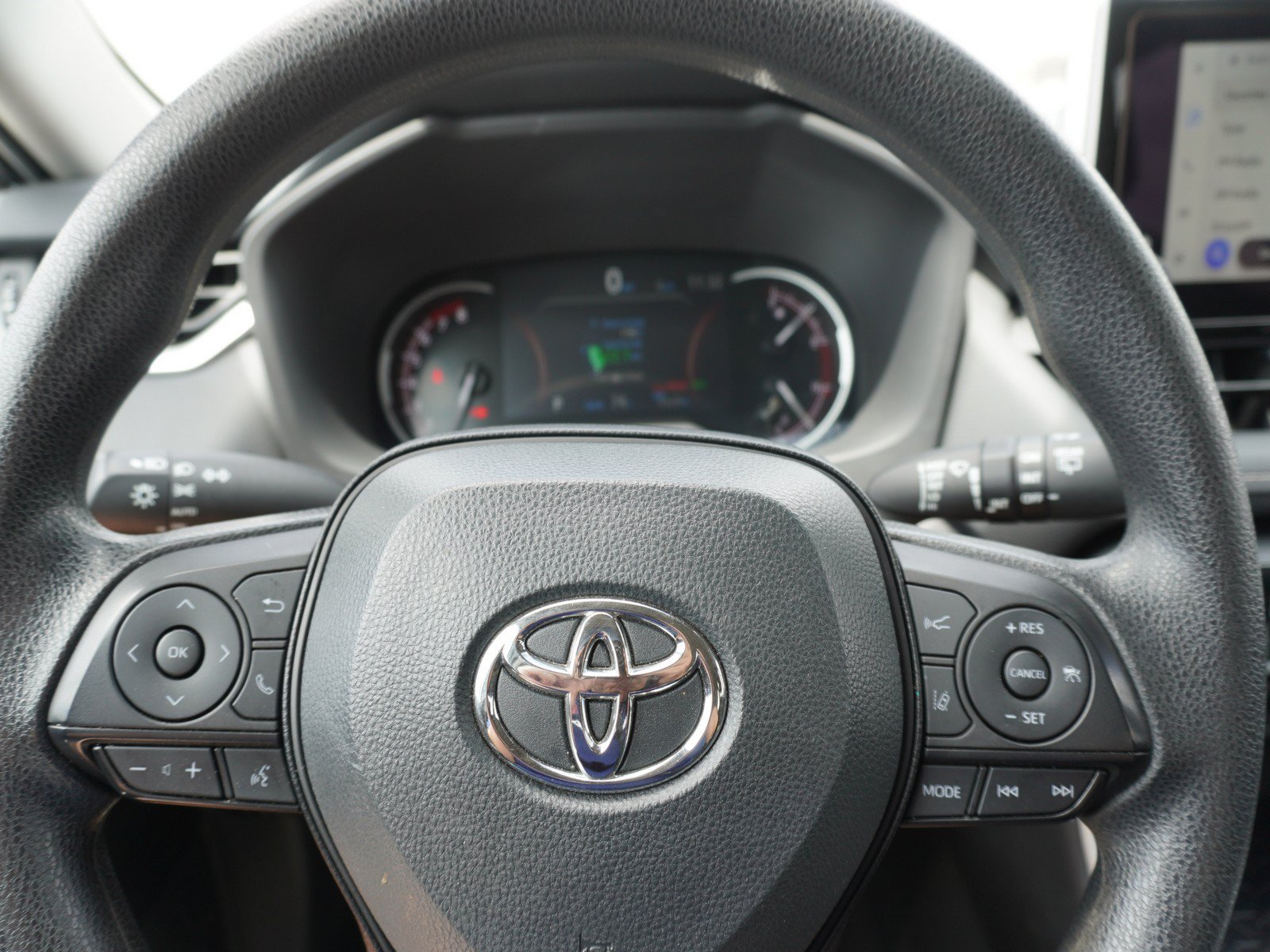Used 2025 Toyota RAV4 XLE AWD/4WD image 22
