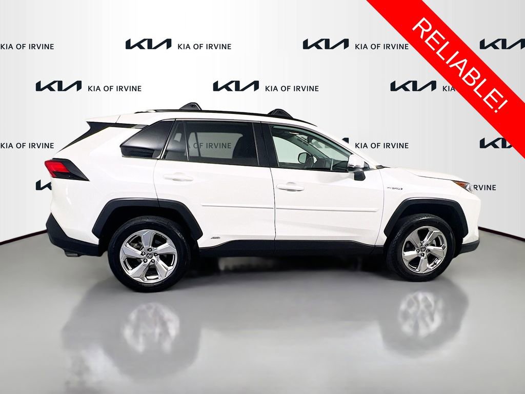 Used 2021 Toyota RAV4 XLE Premium image 8