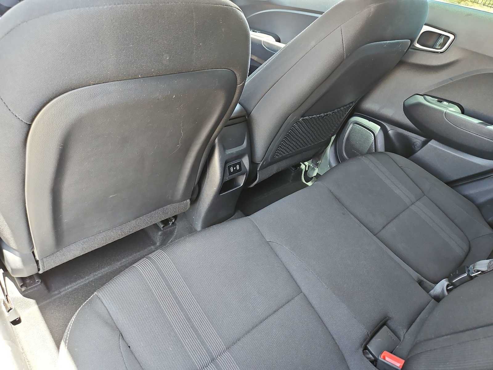 Certified 2024 Hyundai Venue SEL FWD image 18