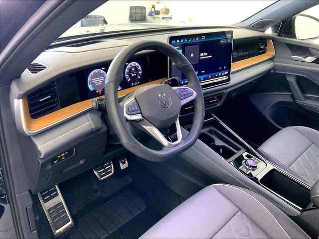 New 2026 Volkswagen Tiguan SEL R-Line AWD/4WD image 7