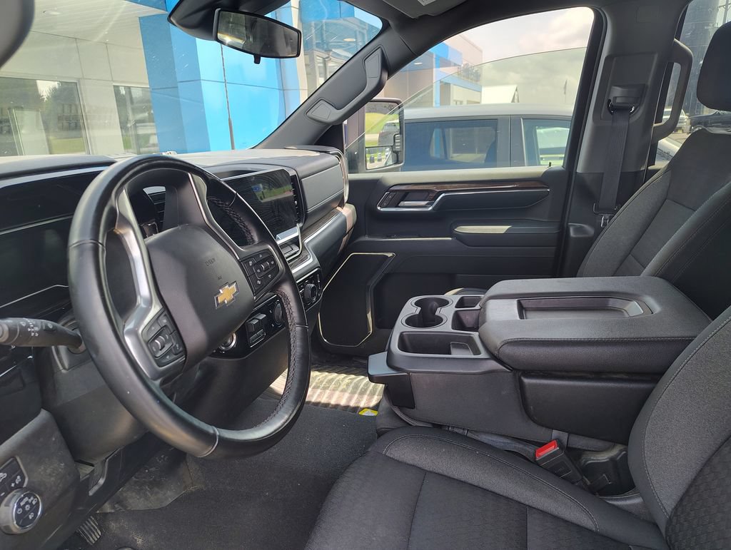 Used 2024 Chevrolet Silverado 2500 LT w/ Convenience Package AWD/4WD image 14