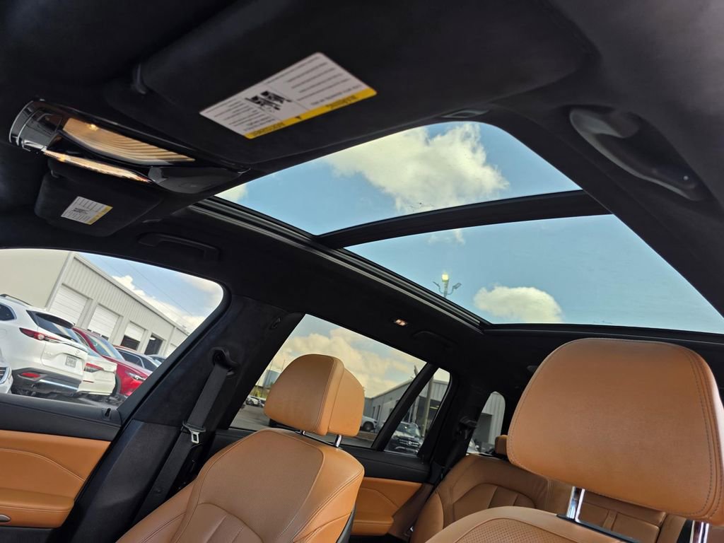 Used 2022 BMW X7 xDrive40i w/ M Sport Package image 24