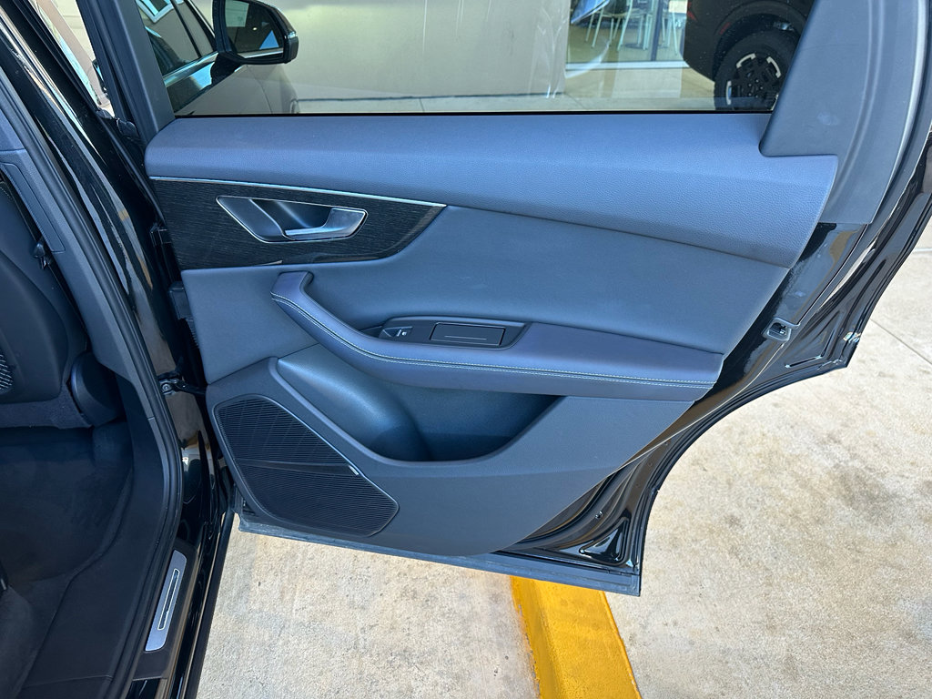 Used 2025 Audi Q7 Premium Plus image 32