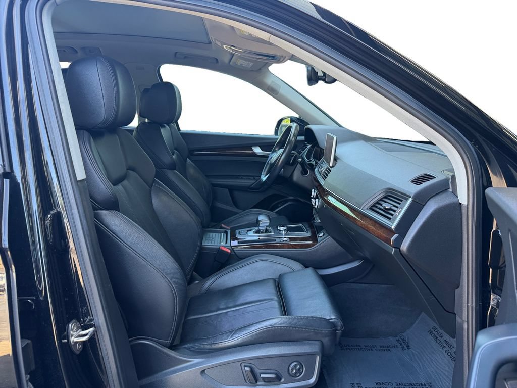 Used 2019 Audi Q5 2.0T Premium Plus w/ Premium Plus Package AWD/4WD image 17