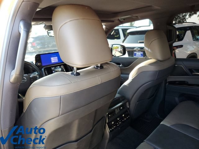 Used 2025 Lexus LX 700h Overtrail w/ Accessory Package (Z1) AWD/4WD image 15