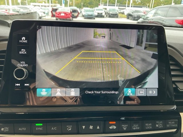 New 2026 Honda Odyssey Touring image 16
