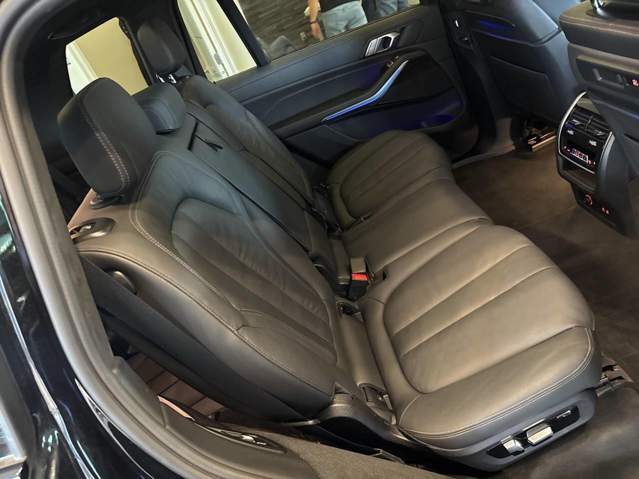 Used 2022 BMW X7 xDrive40i w/ M Sport Package image 21